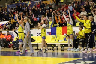 Evoluție superbă a fetelor noastre contra campioanei